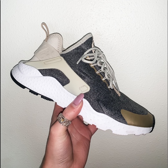 Nike Air Hurache - Picture 1 of 2